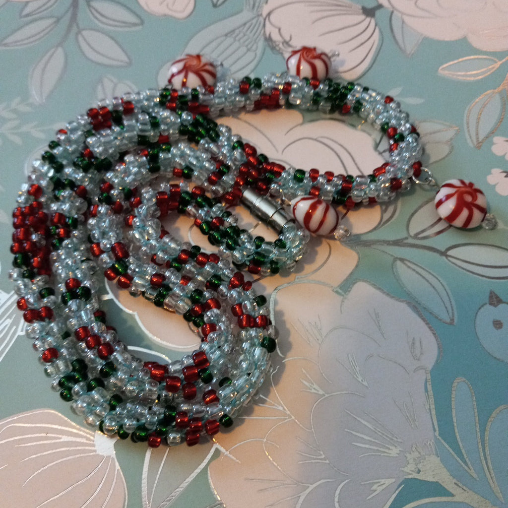 Christmas kumihino style necklace